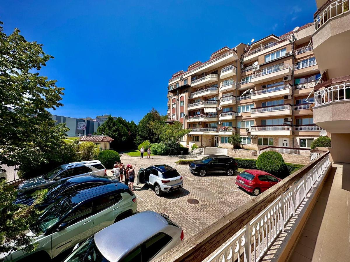 Sea Breeze Apartment Варна Екстер'єр фото